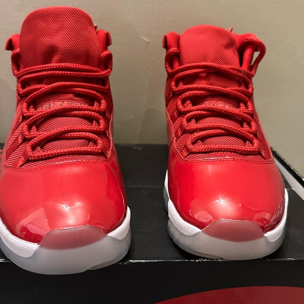 Jordan 11 retro reds